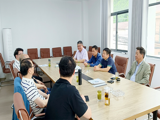 南信大人工智能學(xué)院副院長李春彪來我公司考察指導(dǎo)(圖2)