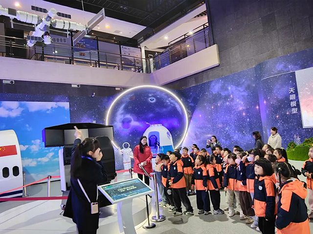 高郵市委書記田醒民考察由我公司承建的高郵科技館項(xiàng)目(圖2)