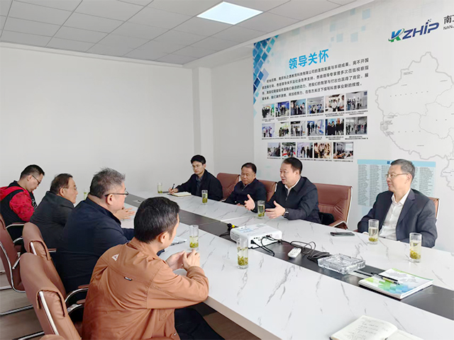 棲霞區(qū)政協(xié)主席張常軍一行來我公司調研(圖3)