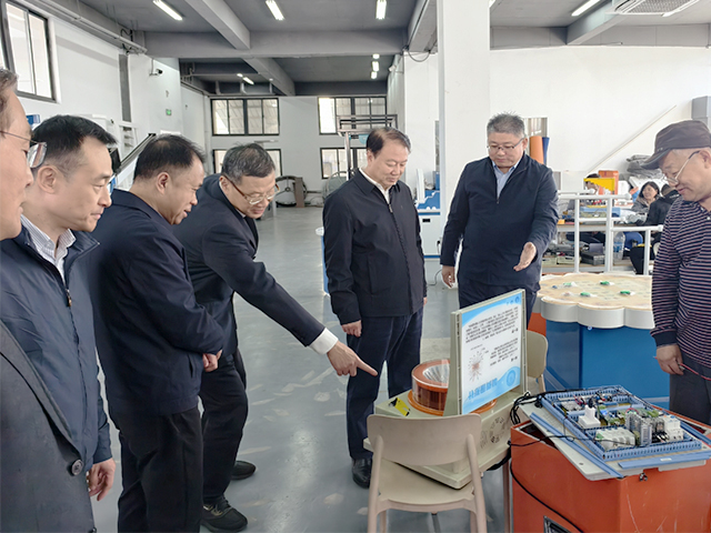 棲霞區(qū)政協(xié)主席張常軍一行來我公司調研(圖1)